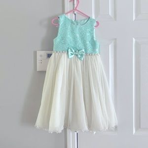 This dress is precious